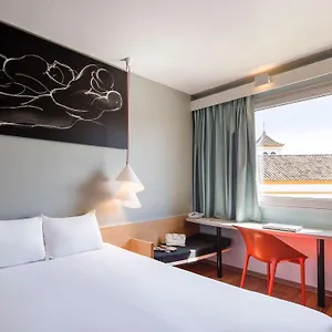  Ξενοδοχείο Ibis